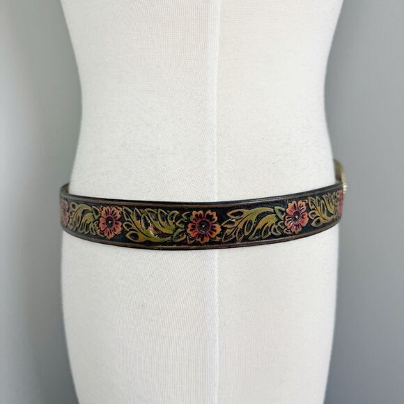 UNBRANDED | Floral Tooled Cow Hide Leather Belt Eagle Buckle Women’s Size S/M